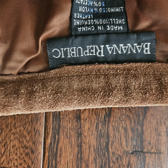 Banana Republic suede/leather skirt! Gorgeous! Size 0 fits more like a 2 - Picture 5 of 5